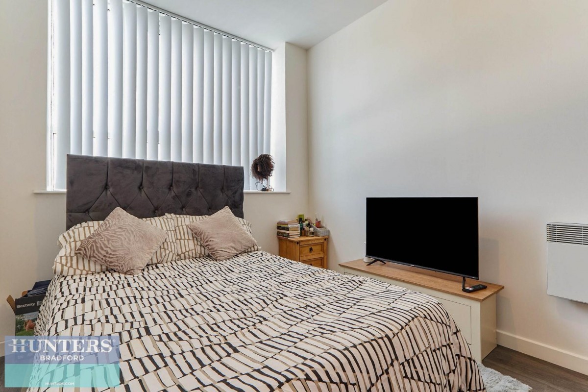 Card House, Bingley Road, Bradford BD9 6FF