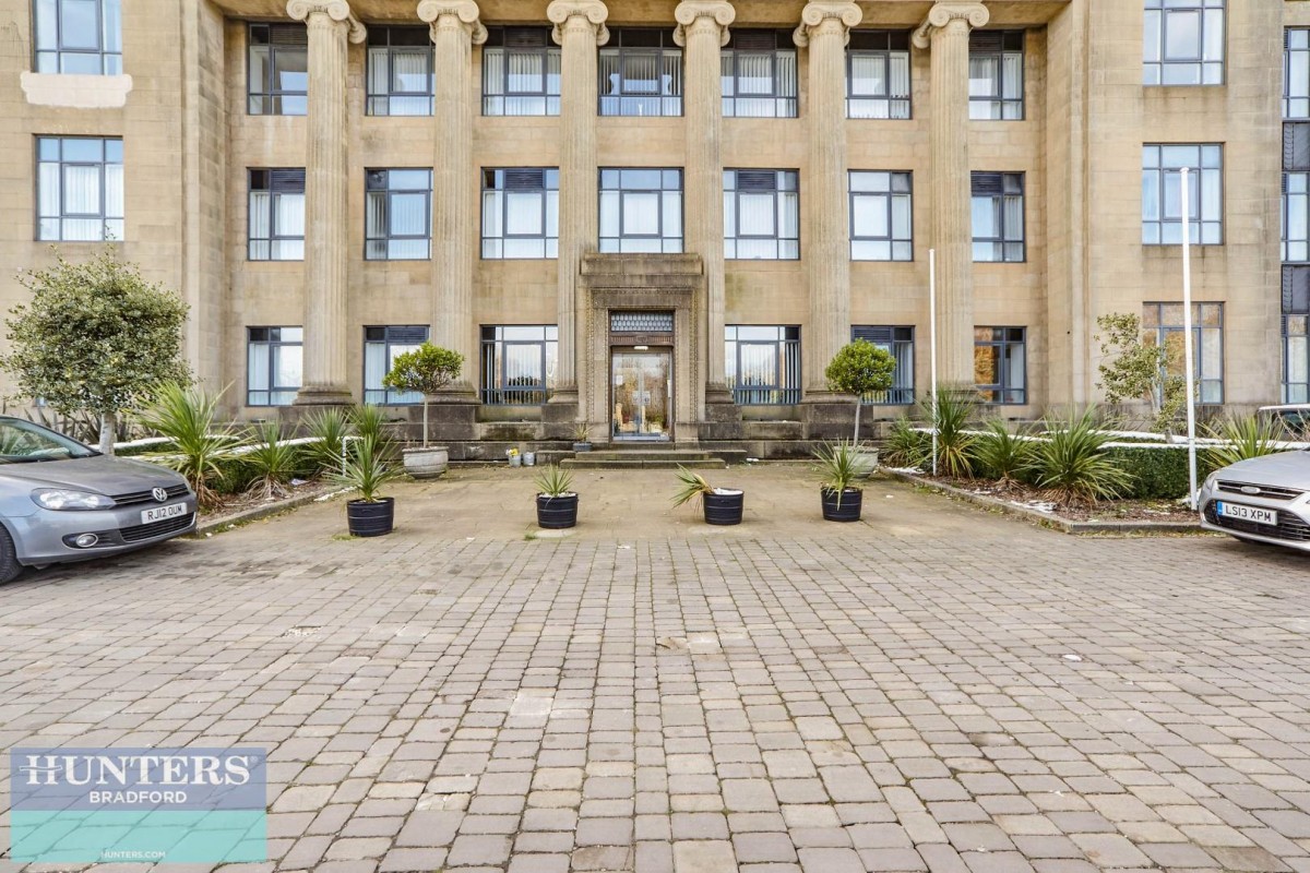 Card House, Bingley Road, Bradford BD9 6FF