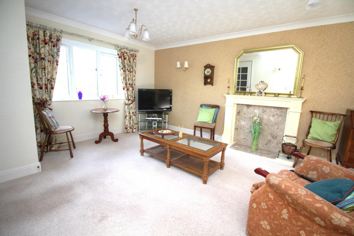 Courville Close, Alveston