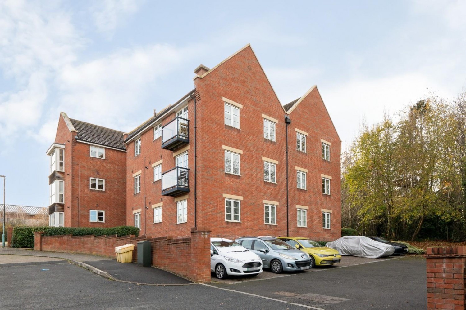 Alexandra Close, Dursley, GL11 4GN