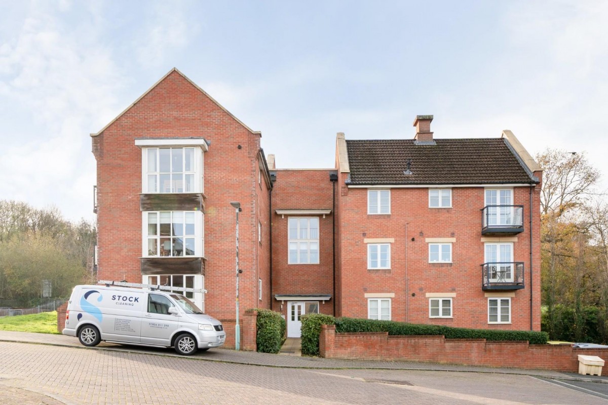 Alexandra Close, Dursley, GL11 4GN