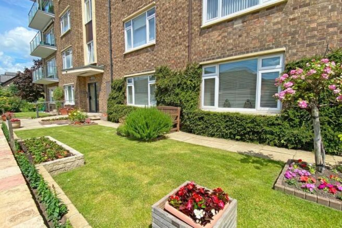 Stray Court Princes Villa Road, Harrogate, HG1 5RJ