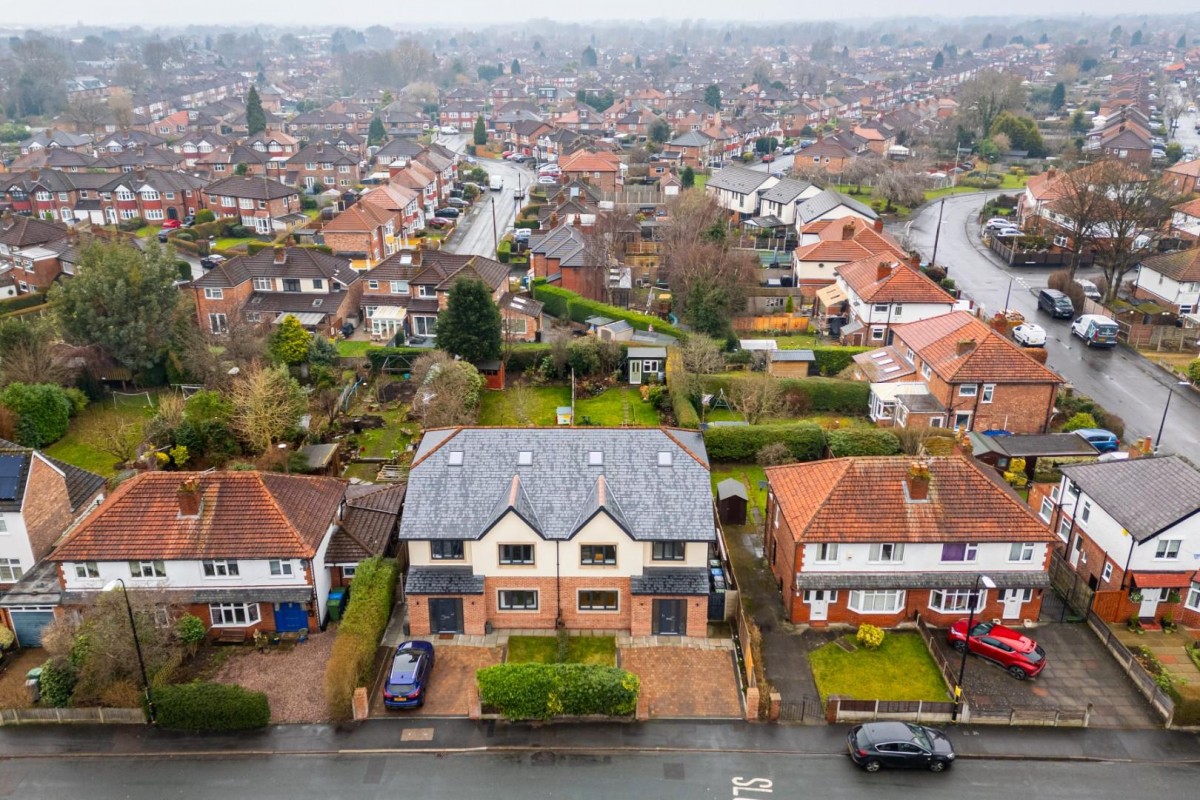 Heyes lane, Timperley