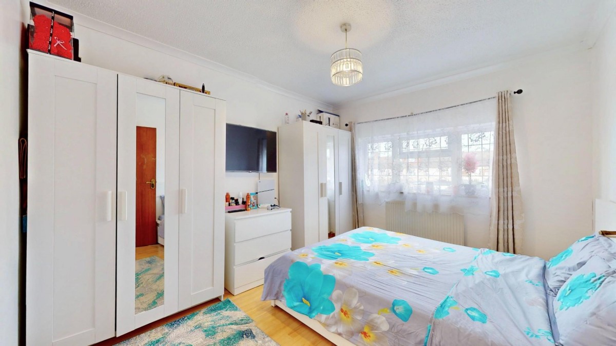 Tenterden Road, Dagenham, RM8