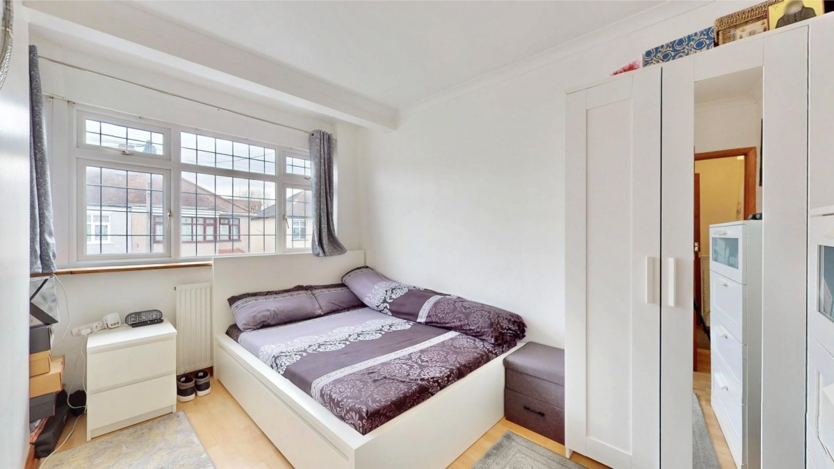 Tenterden Road, Dagenham, RM8