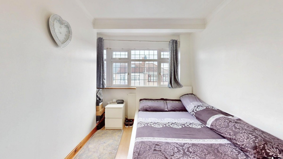 Tenterden Road, Dagenham, RM8