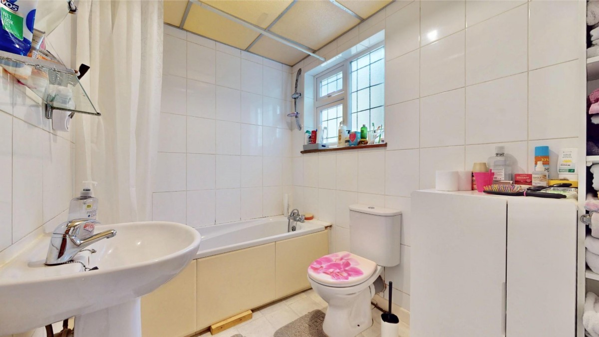 Tenterden Road, Dagenham, RM8