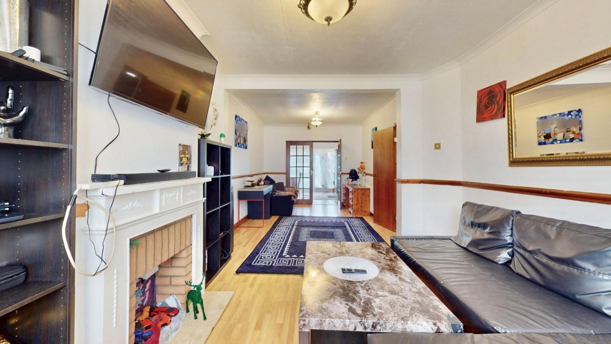 Tenterden Road, Dagenham, RM8