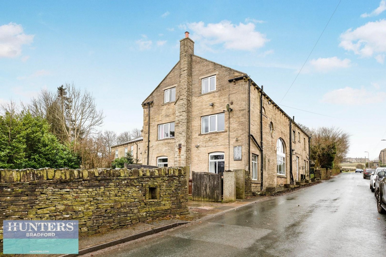 Lane Side, Queensbury, Bradford, West Yorkshire, BD13 1NE