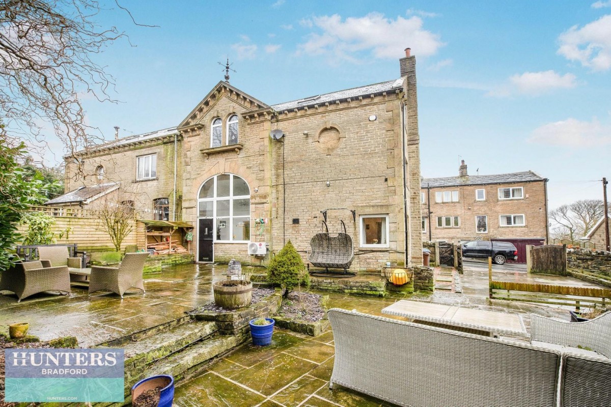 Lane Side, Queensbury, Bradford, West Yorkshire, BD13 1NE