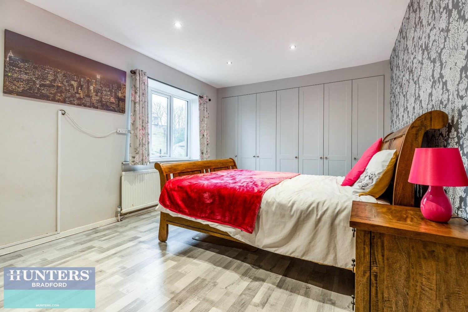 Lane Side, Queensbury, Bradford, West Yorkshire, BD13 1NE