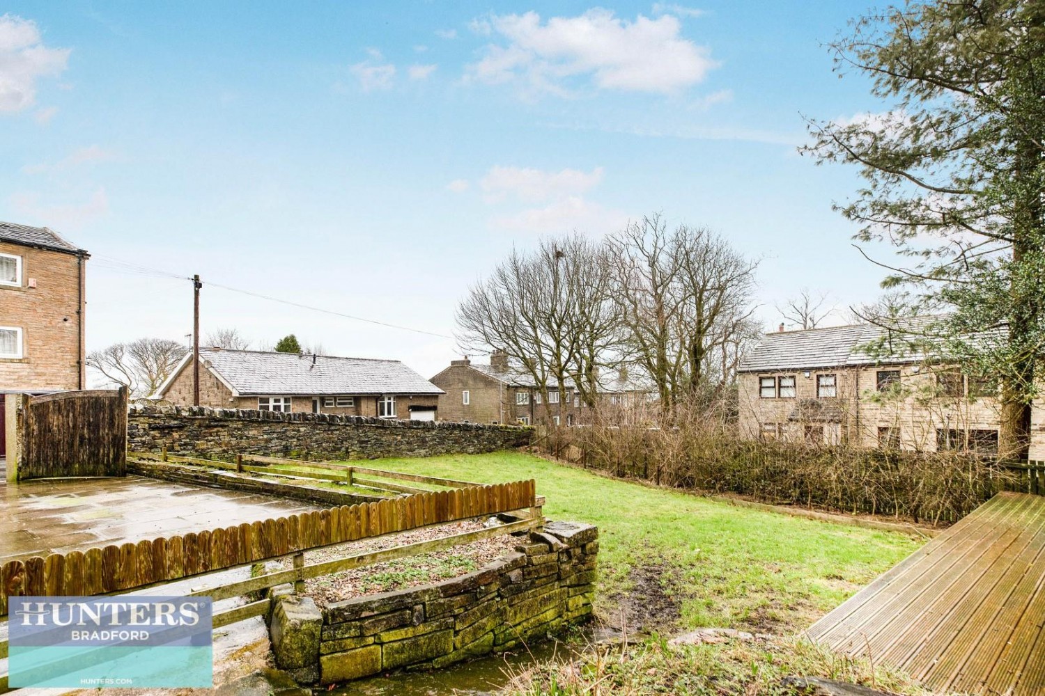Lane Side, Queensbury, Bradford, West Yorkshire, BD13 1NE