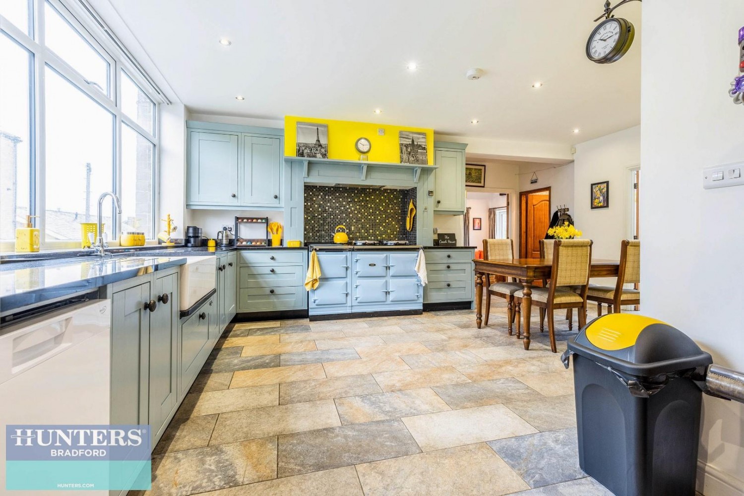 Lane Side, Queensbury, Bradford, West Yorkshire, BD13 1NE