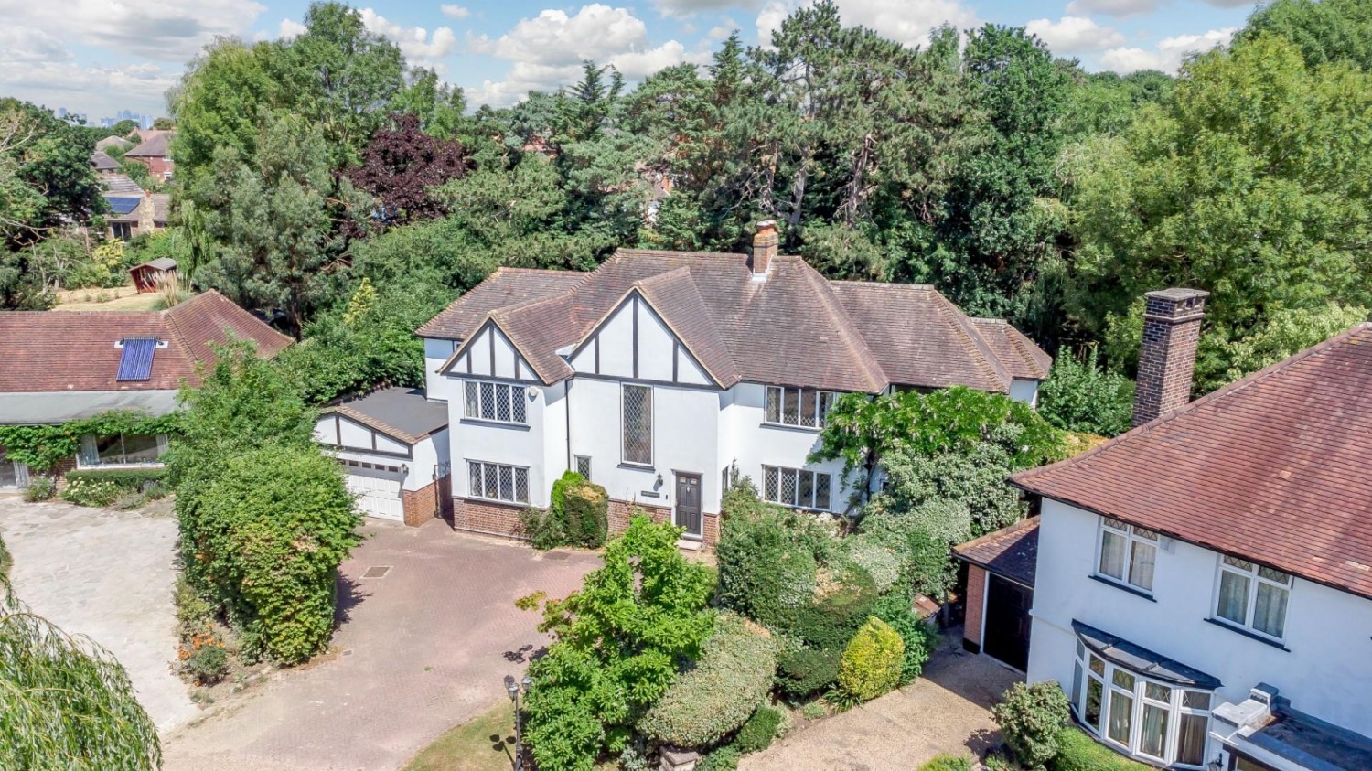 Oakwood Close, Chislehurst