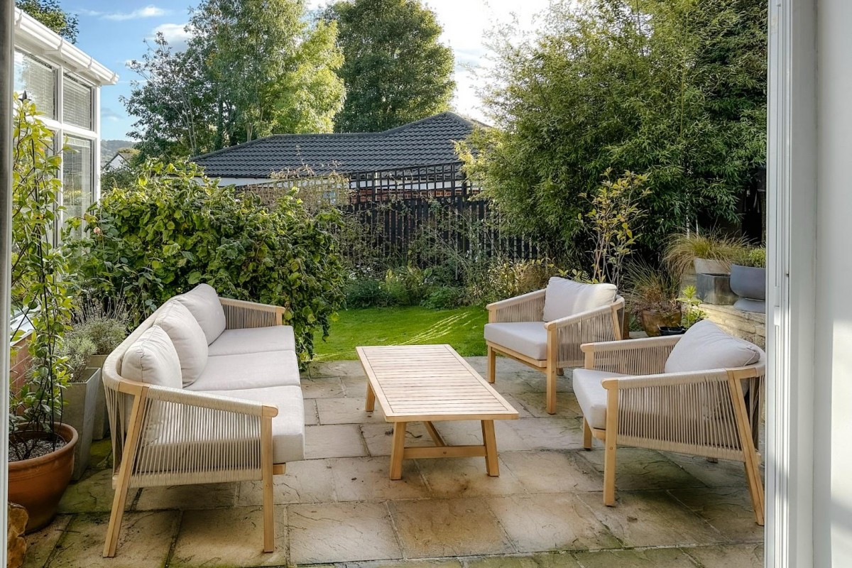 Hawthorn Crescent, Baildon,