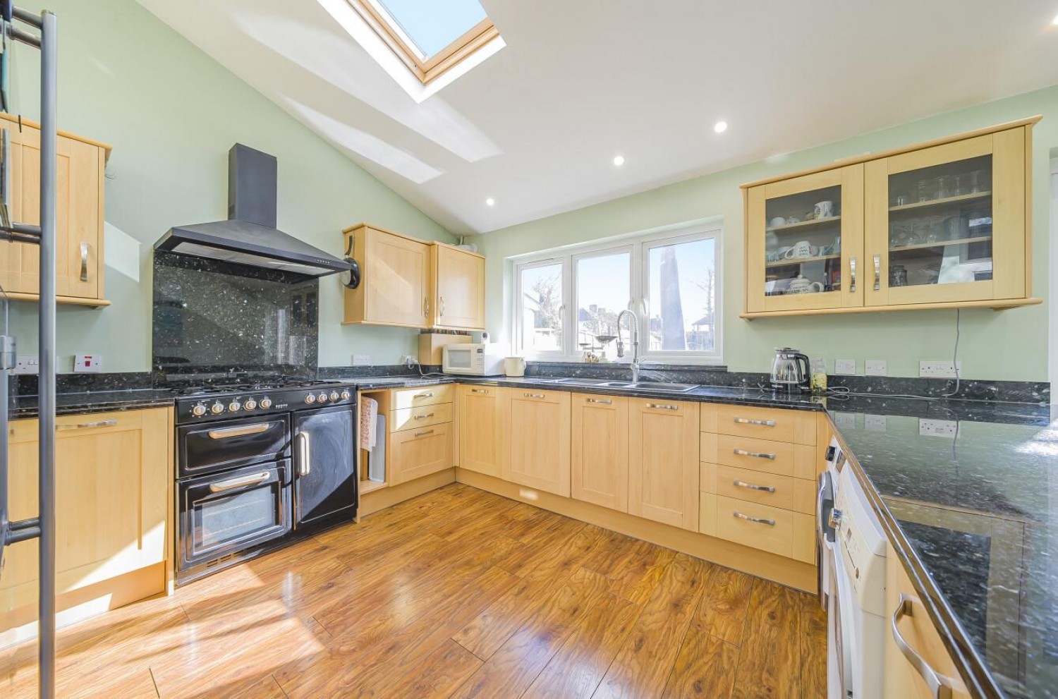 Hazelbank Road, London, SE6 1LR