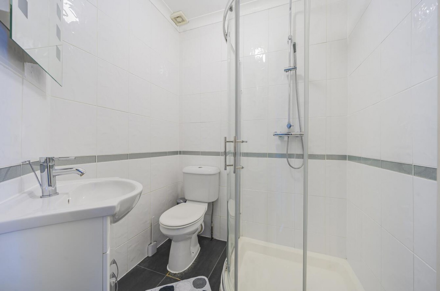 Hazelbank Road, London, SE6 1LR