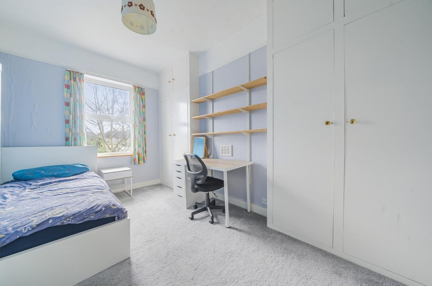 Hazelbank Road, London, SE6 1LR