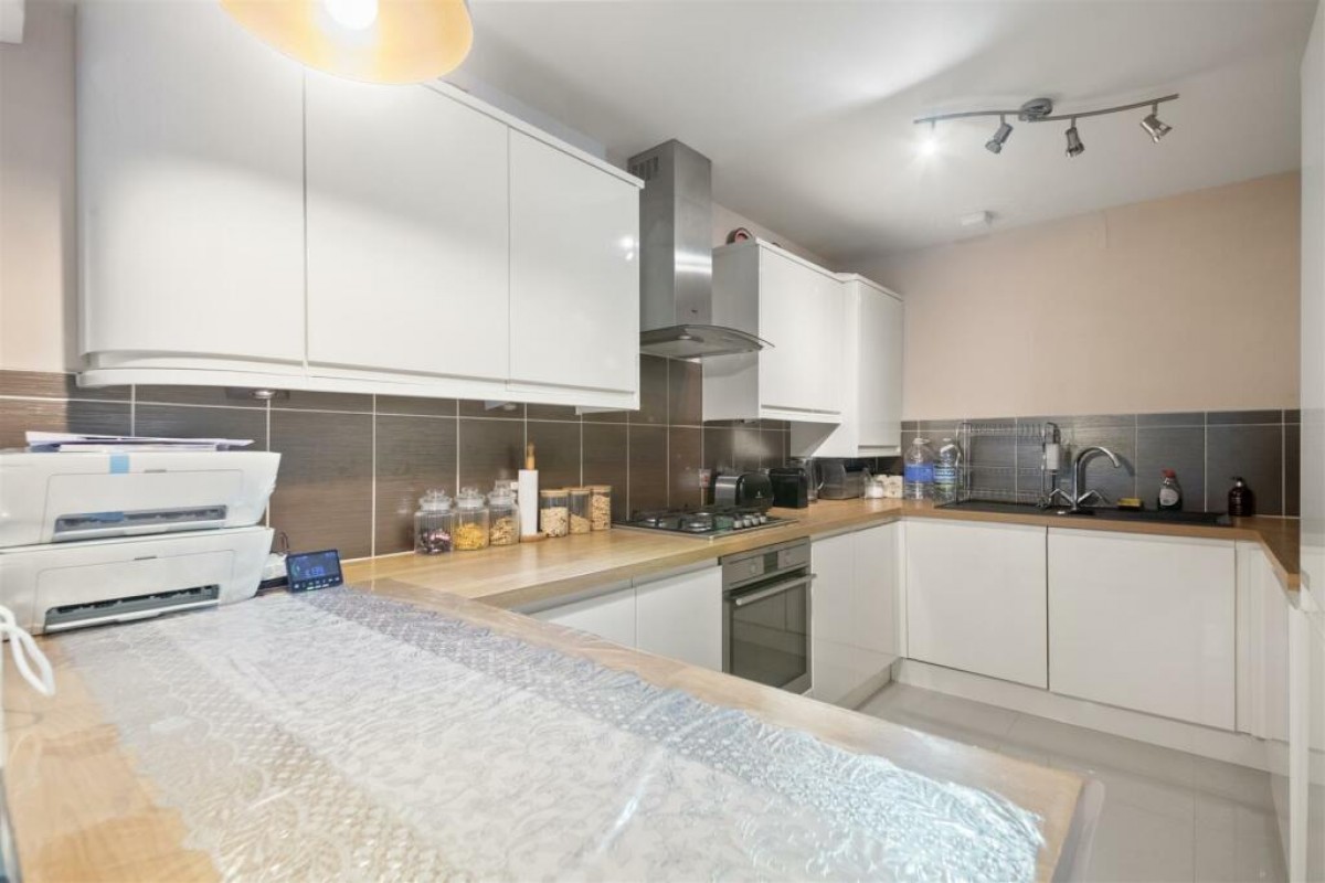 Oakland Court, Cranford Lane, Hayes, UB3 5HD