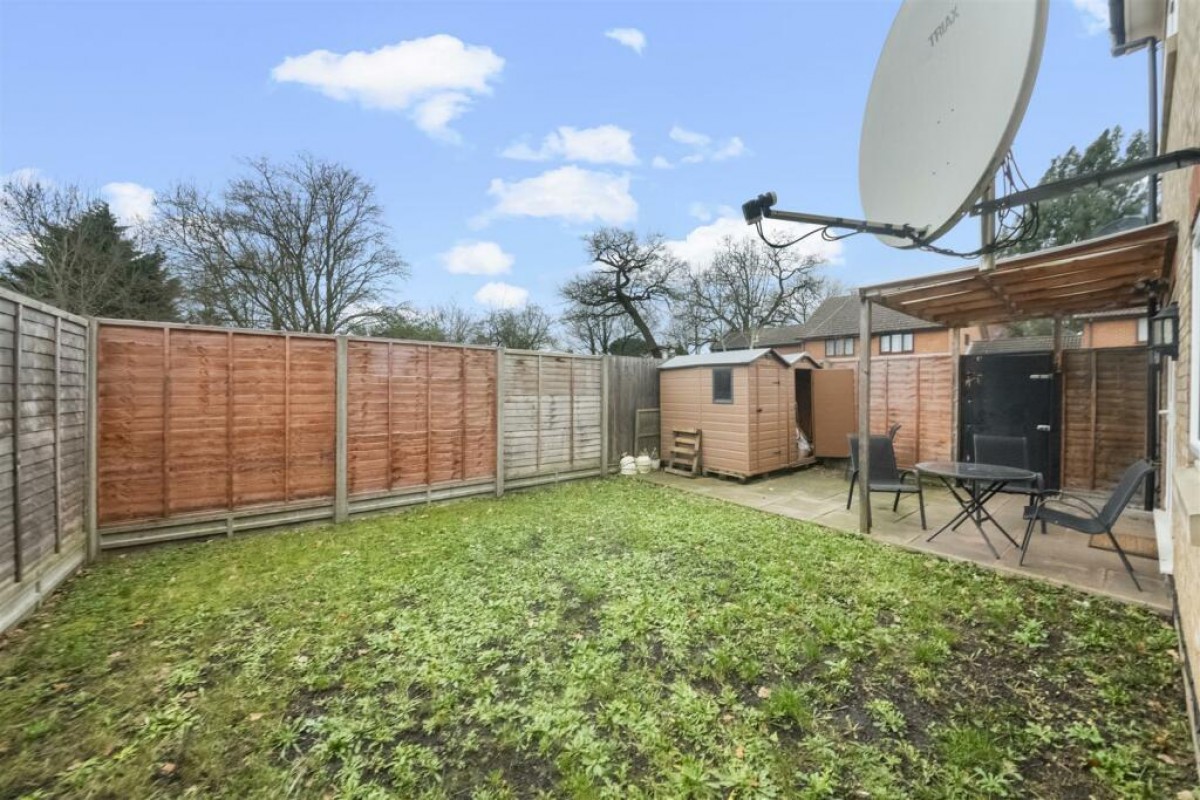 Oakland Court, Cranford Lane, Hayes, UB3 5HD
