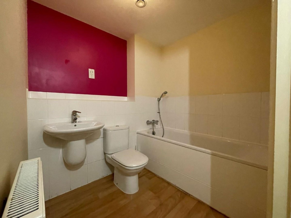 Forge Road, Dursley, GL11 4GB