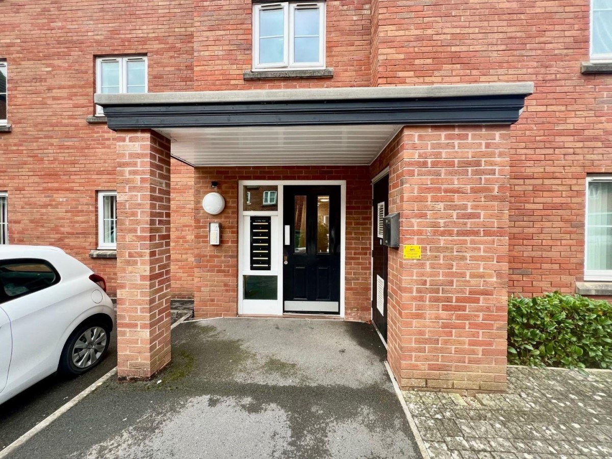 Forge Road, Dursley, GL11 4GB