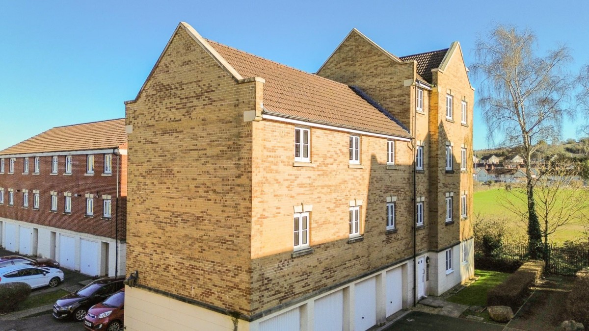 Dickinsons Fields, Bedminster, BS3 5BG