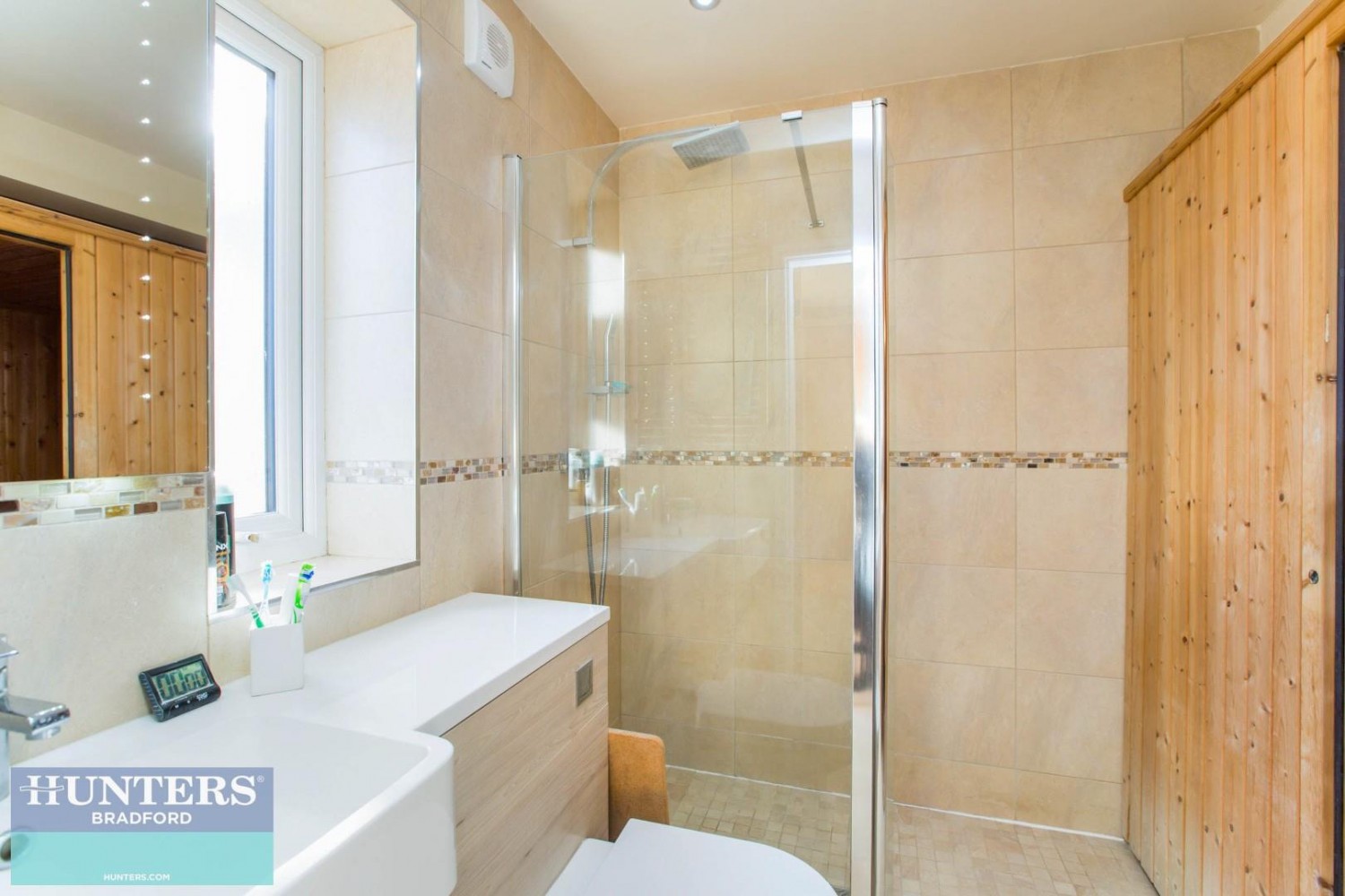 Thorn Drive, Queensbury, Bradford, West Yorkshire, BD13 2NX