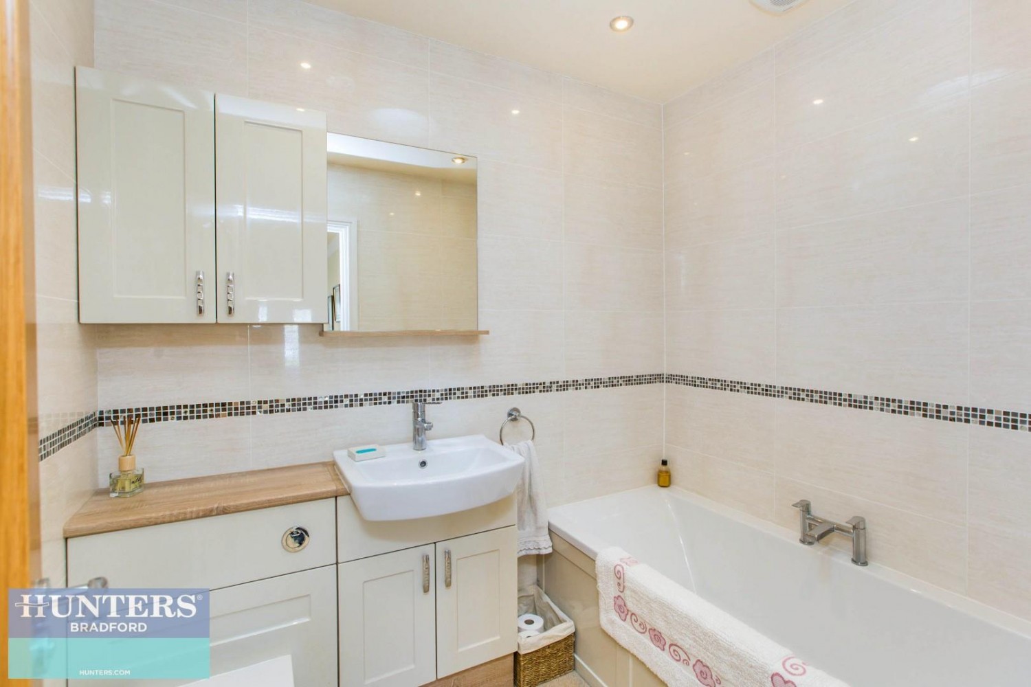 Thorn Drive, Queensbury, Bradford, West Yorkshire, BD13 2NX