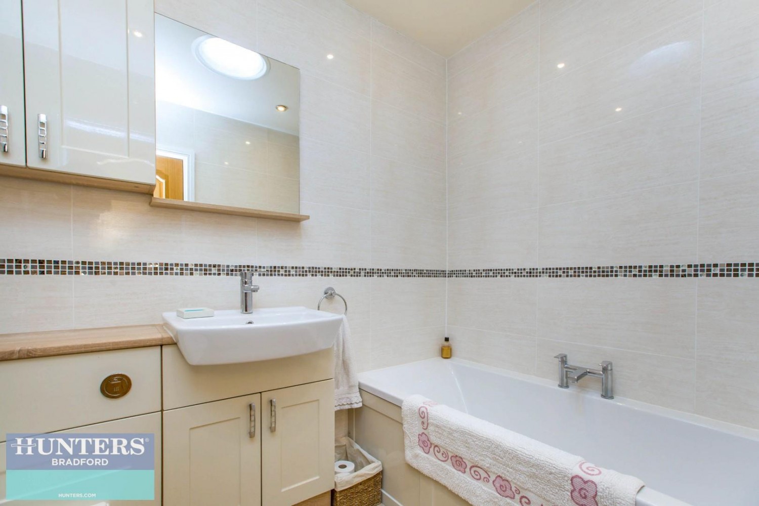 Thorn Drive, Queensbury, Bradford, West Yorkshire, BD13 2NX