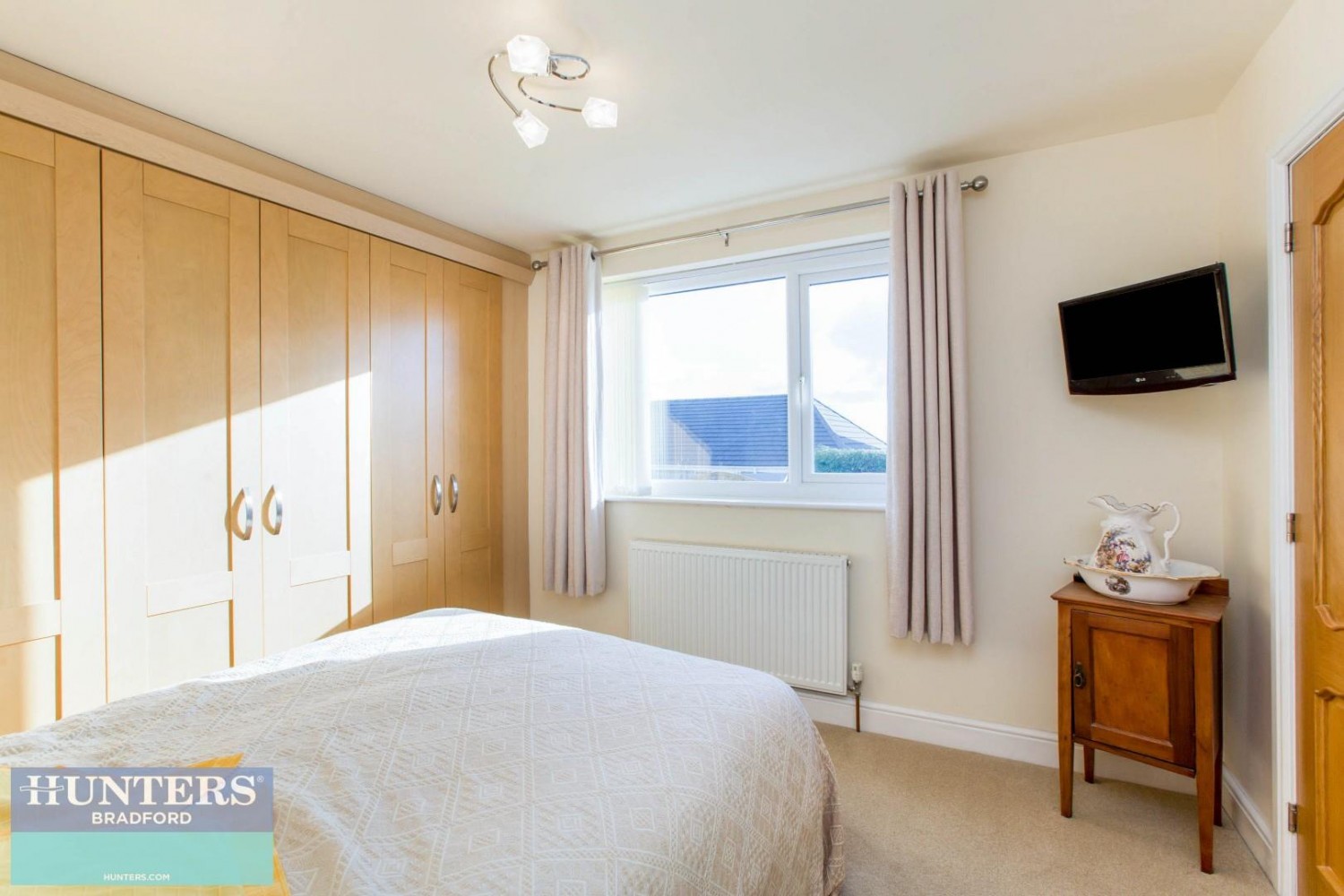 Thorn Drive, Queensbury, Bradford, West Yorkshire, BD13 2NX