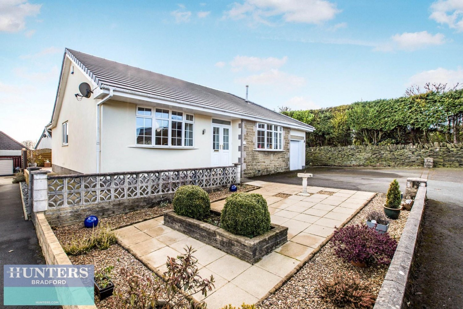 Thorn Drive, Queensbury, Bradford, West Yorkshire, BD13 2NX