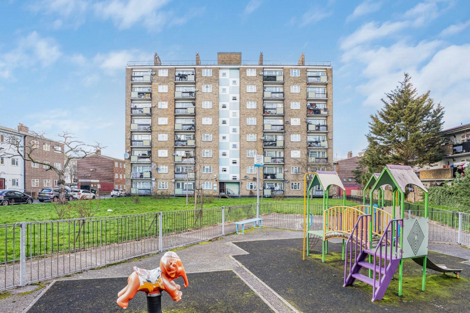 Lowth Road, London, SE5