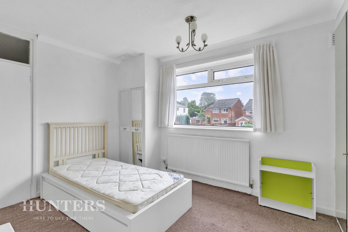 Walmsley Avenue, Smithy Bridge, OL15 0DZ