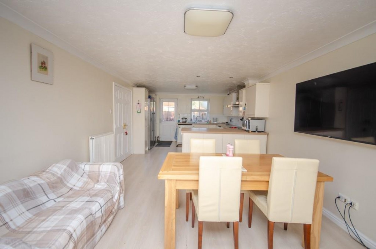 Heathfields, Downend, Bristol, BS16 6HT