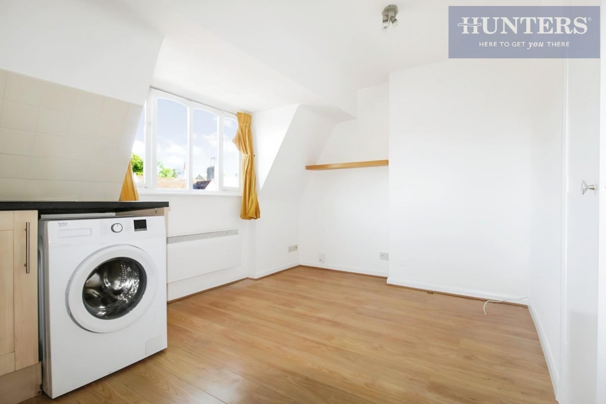 Katemon Court, High Street