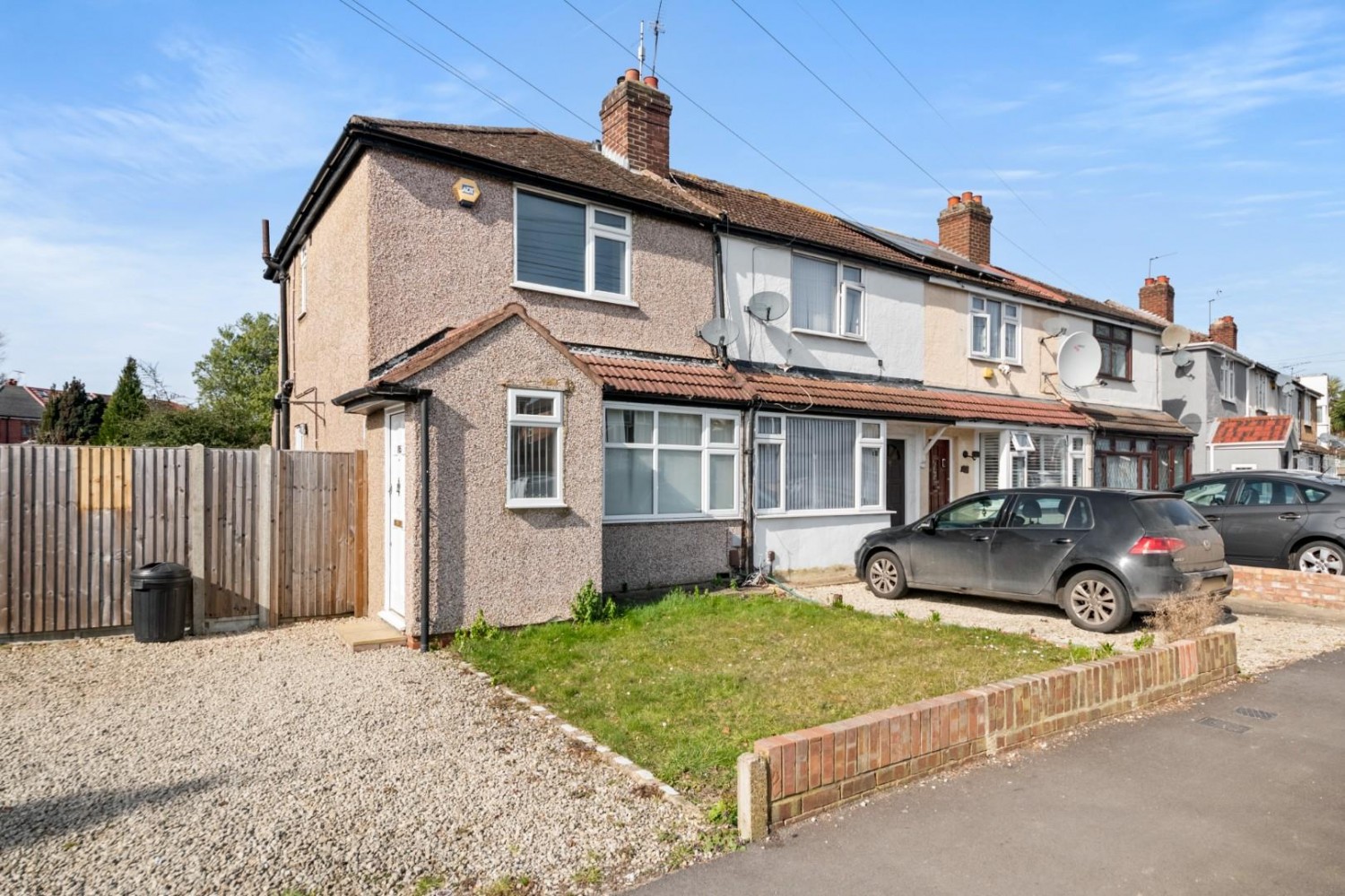 Lansbury Drive, Hayes, UB4 8RS