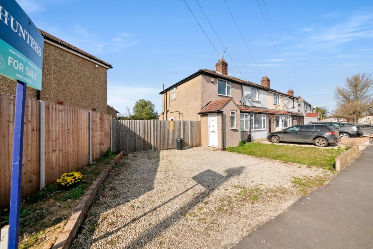 Lansbury Drive, Hayes, UB4 8RS