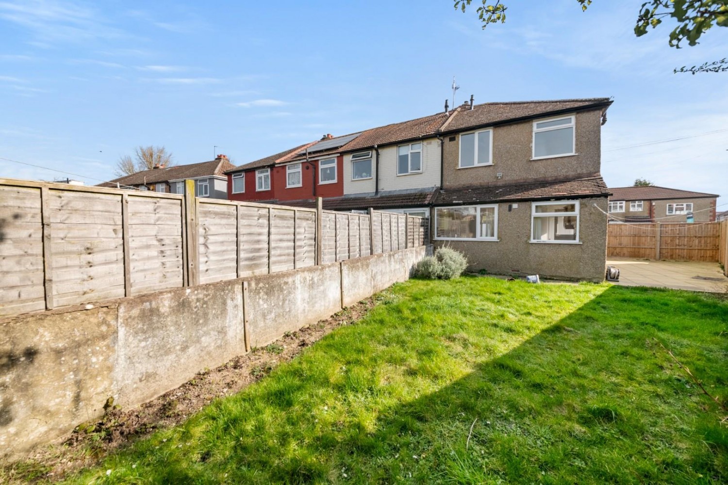 Lansbury Drive, Hayes, UB4 8RS