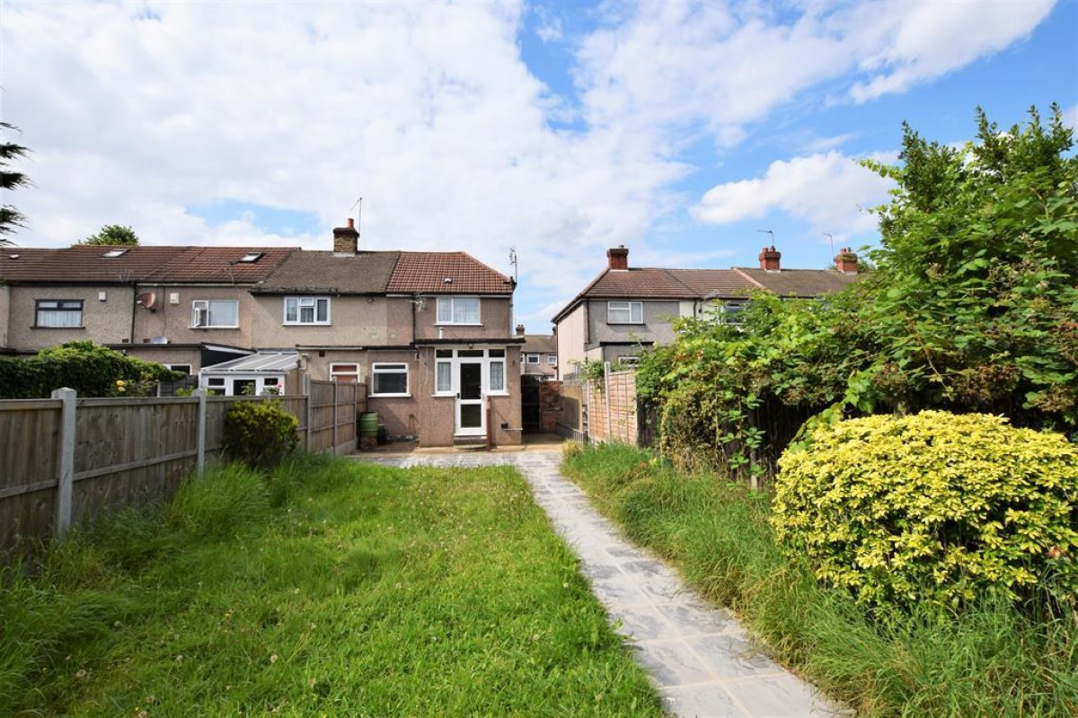 Elm Park Avenue RM12