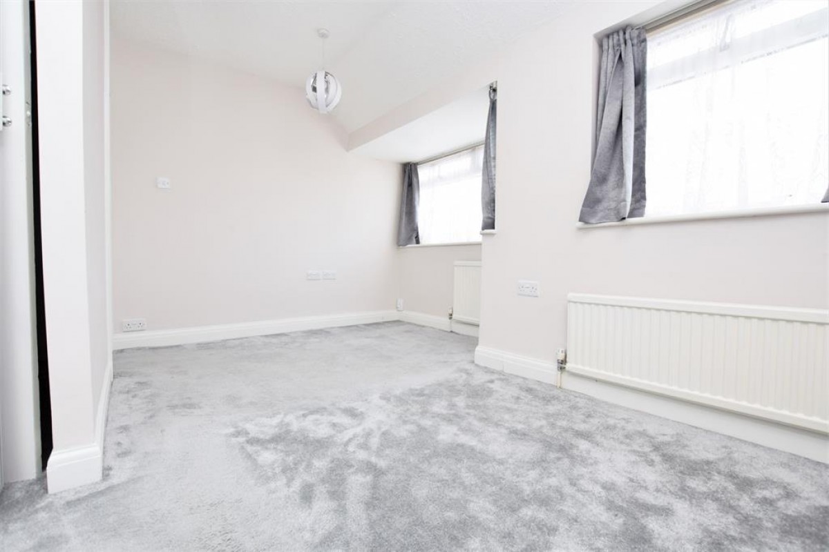 Elm Park Avenue RM12