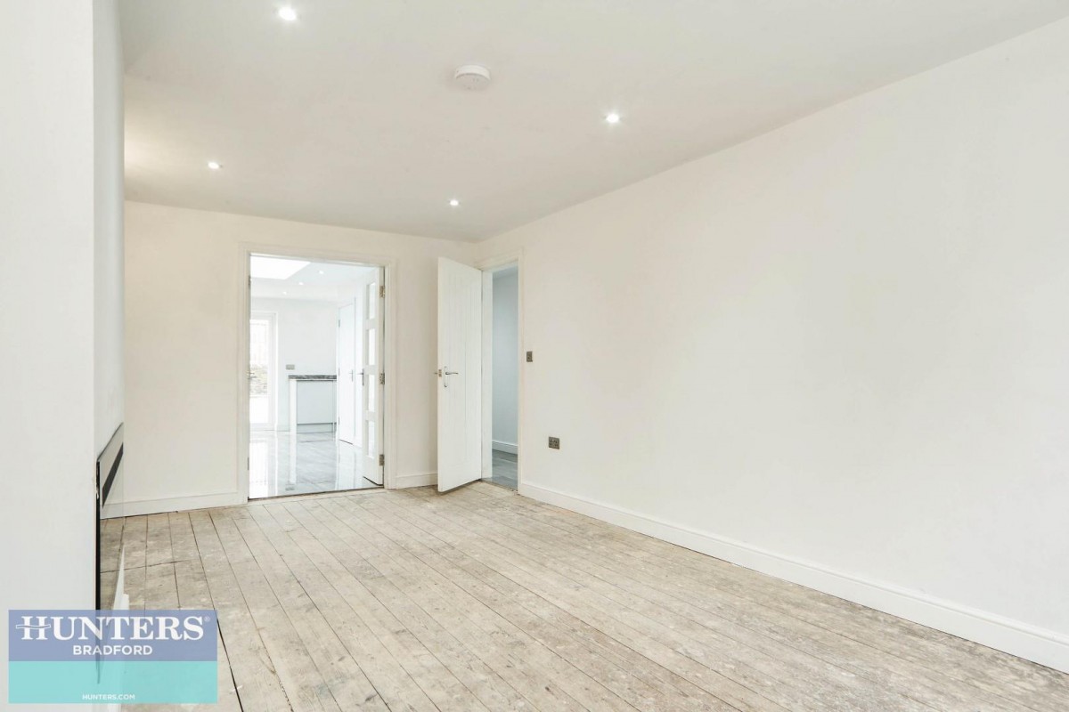 Tyersal Court Tyersal, Bradford, West Yorkshire, BD4 8EW