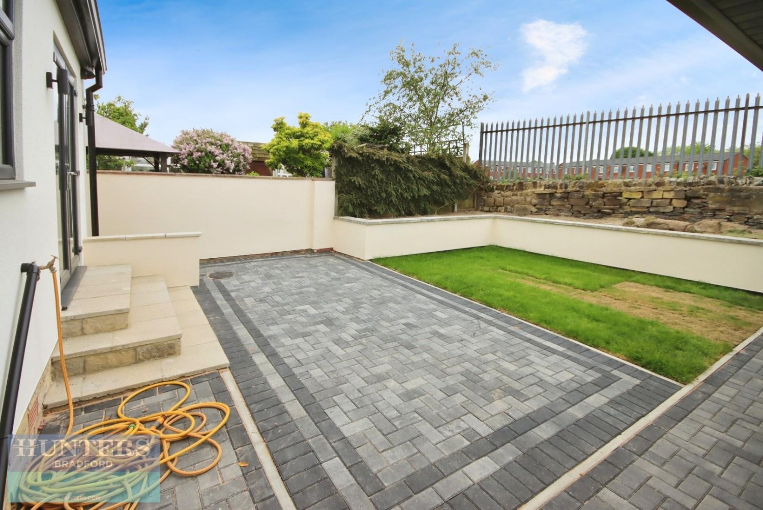 Tyersal Court Tyersal, Bradford, West Yorkshire, BD4 8EW