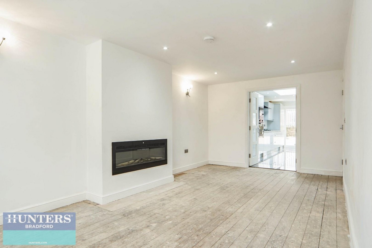 Tyersal Court Tyersal, Bradford, West Yorkshire, BD4 8EW