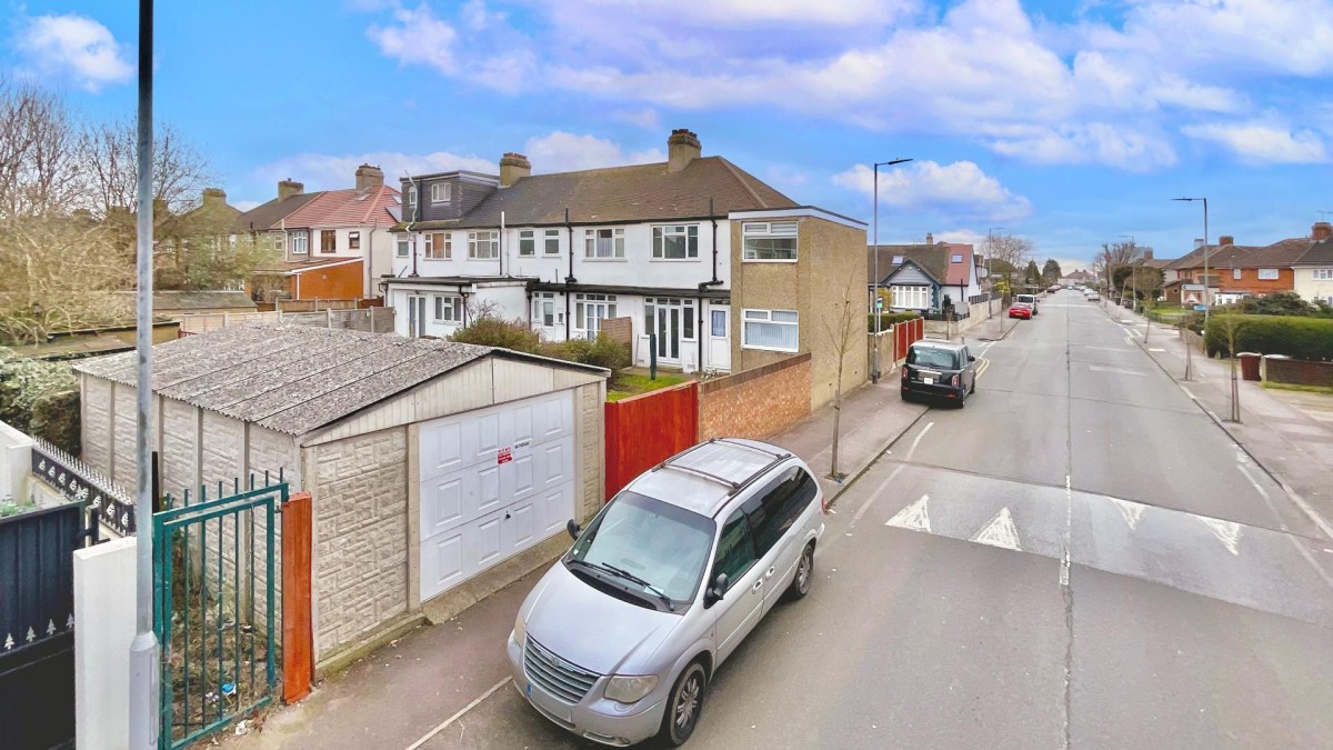 Pemberton Gardens, Chadwell Heath, RM6