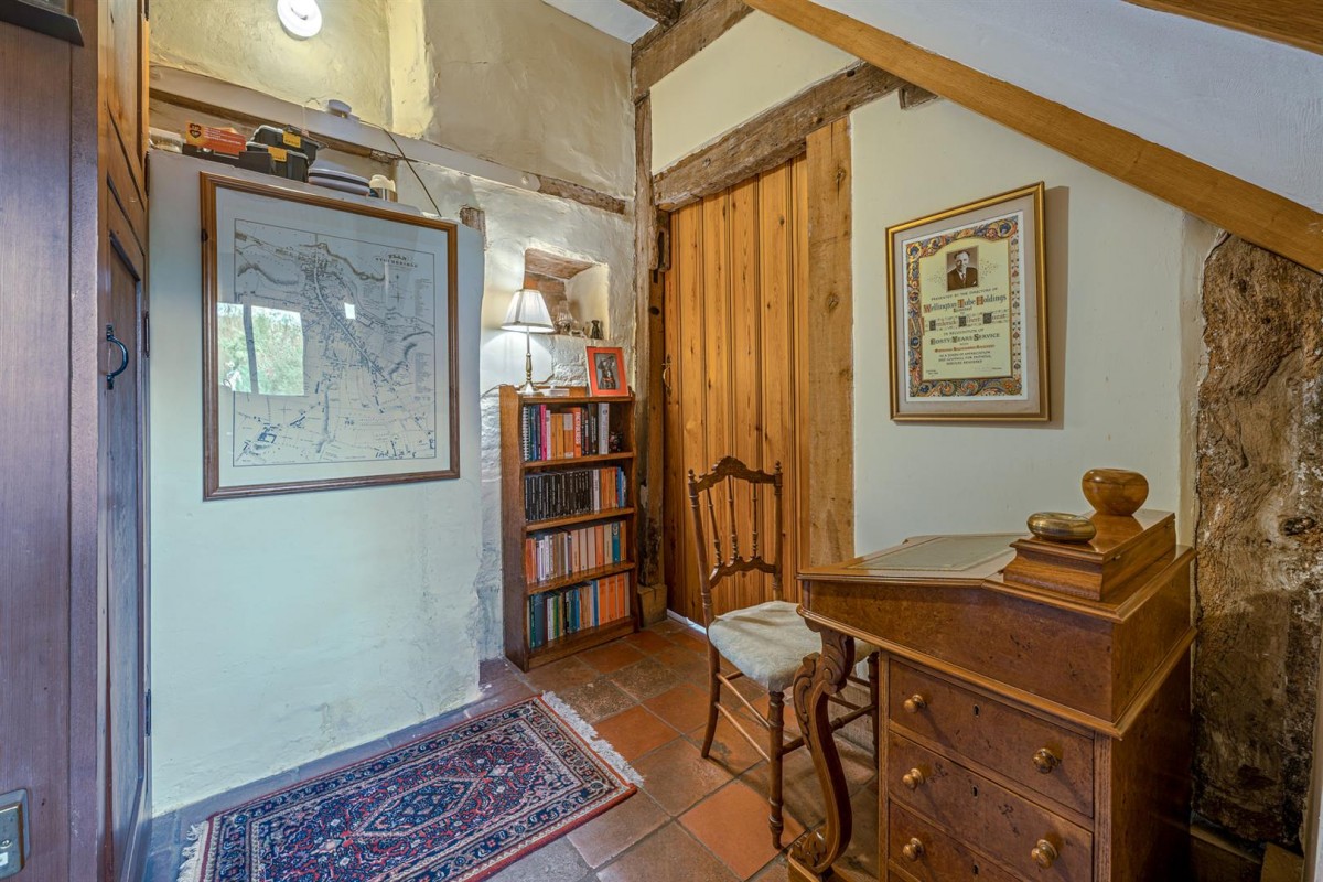 High Street, Kinver, DY7 6HG