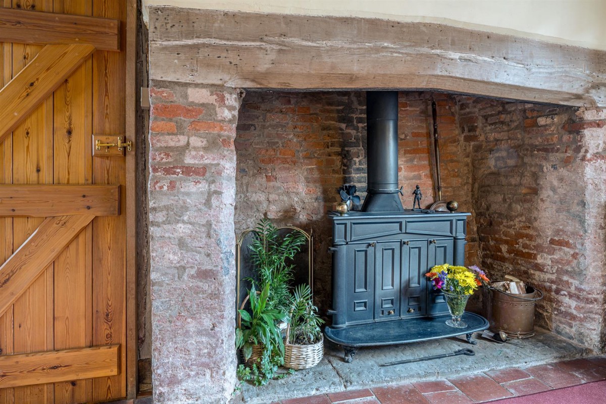 High Street, Kinver, DY7 6HG