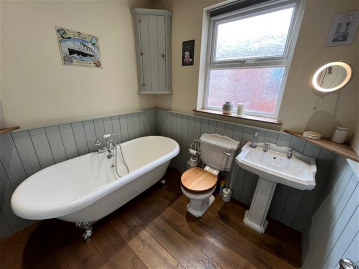Vicarage Road, Oldbury, B68 8HT