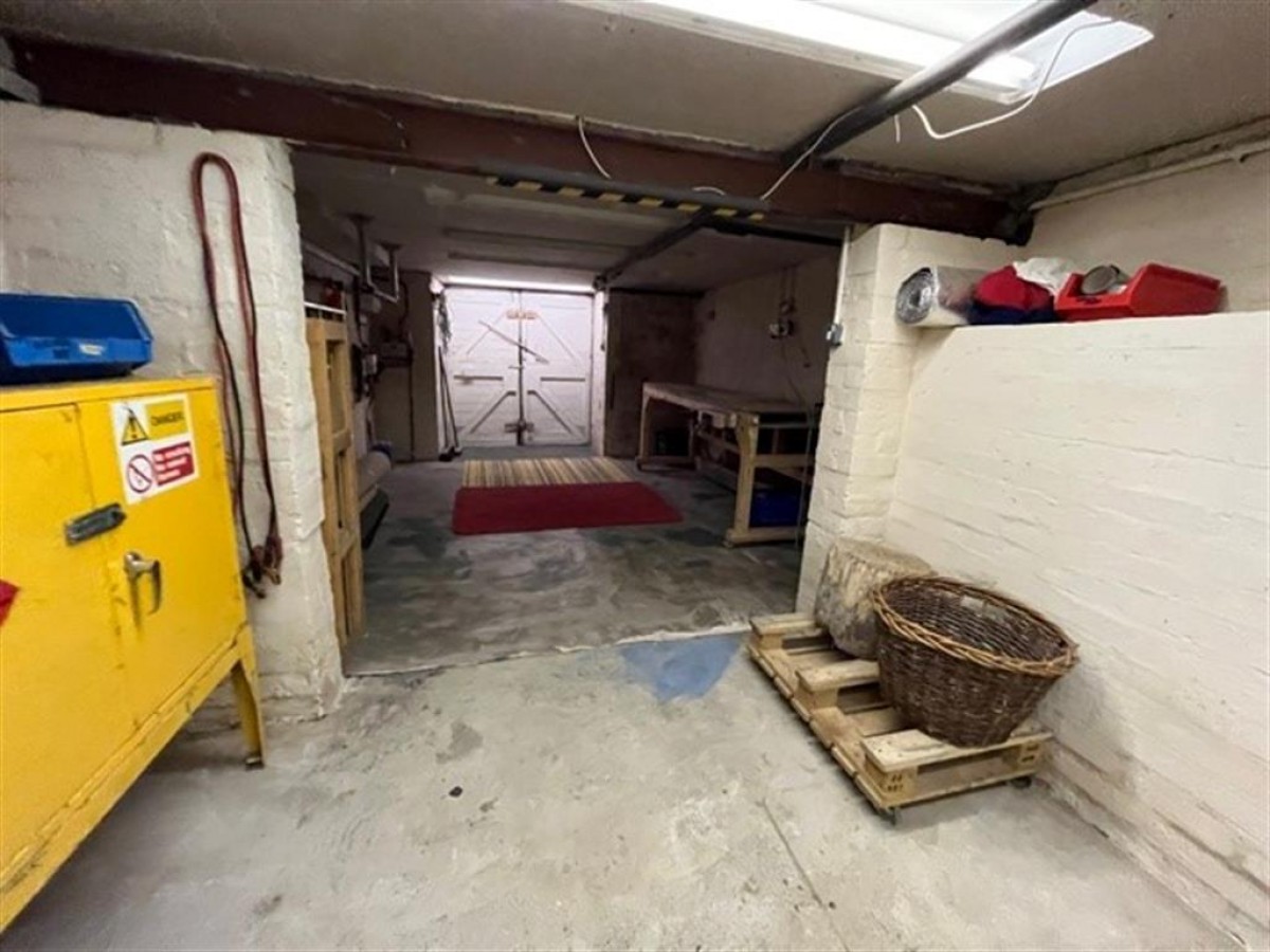 Vicarage Road, Oldbury, B68 8HT