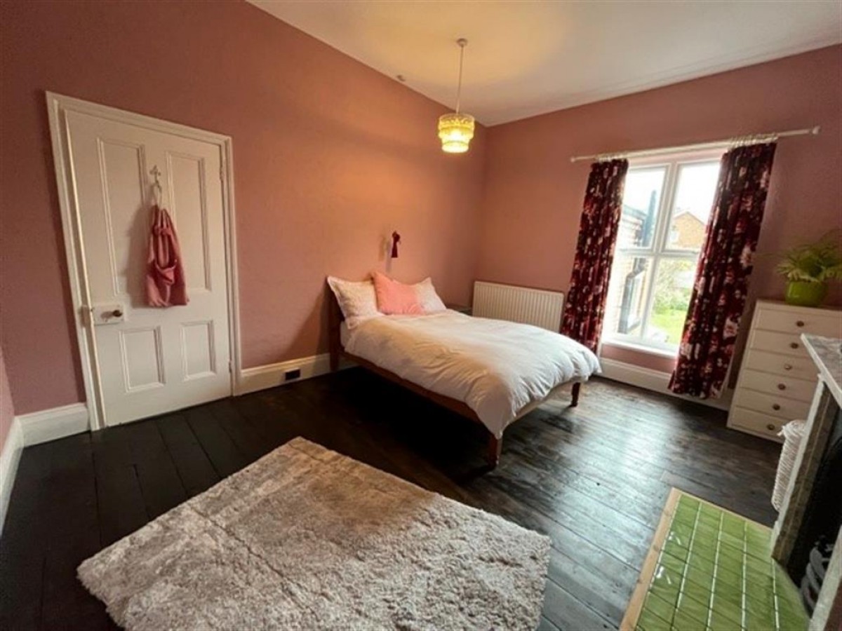 Vicarage Road, Oldbury, B68 8HT